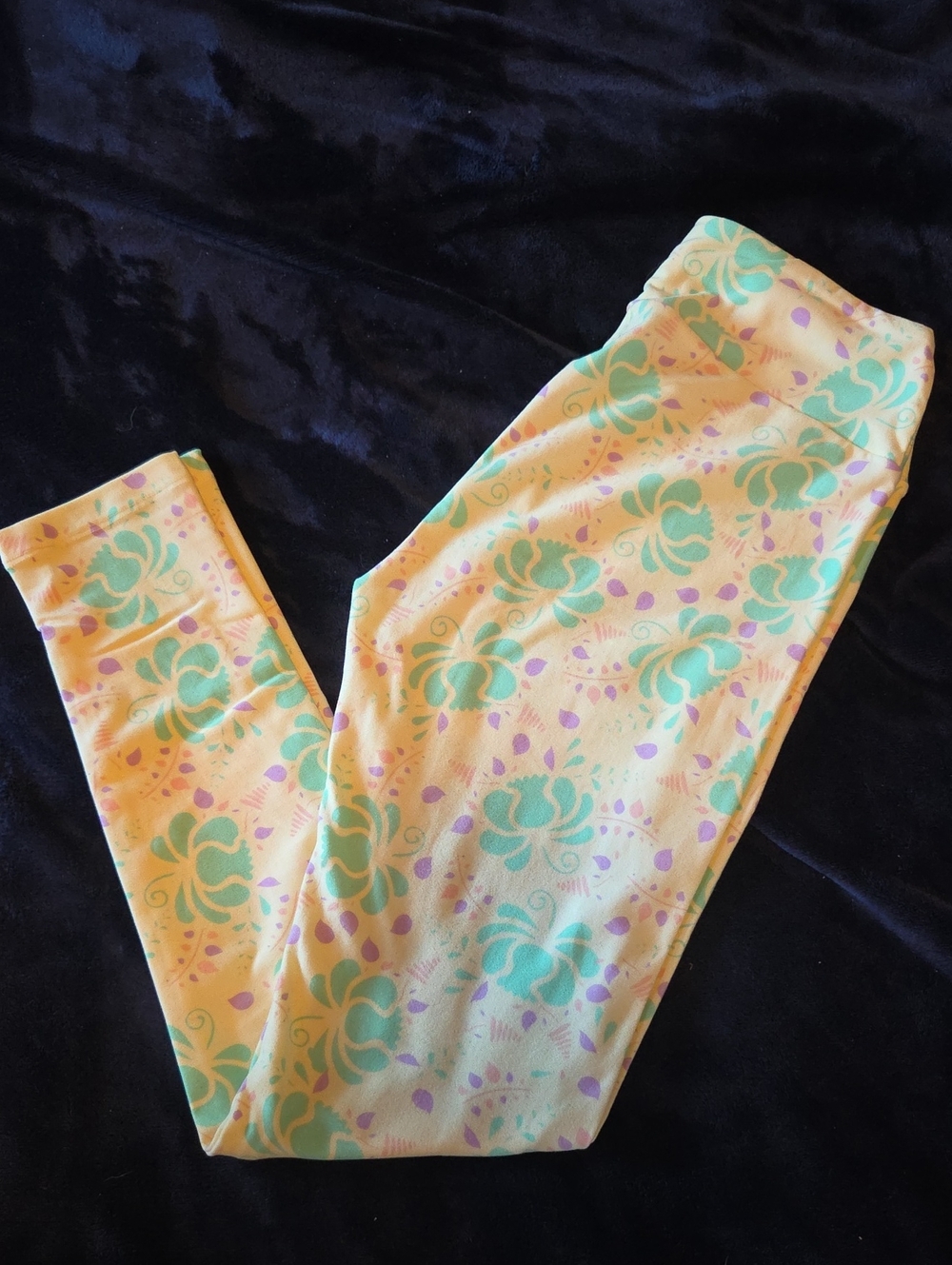 NEW w/out tags LuLaRoe Floral Pattern Leggings - One Size
